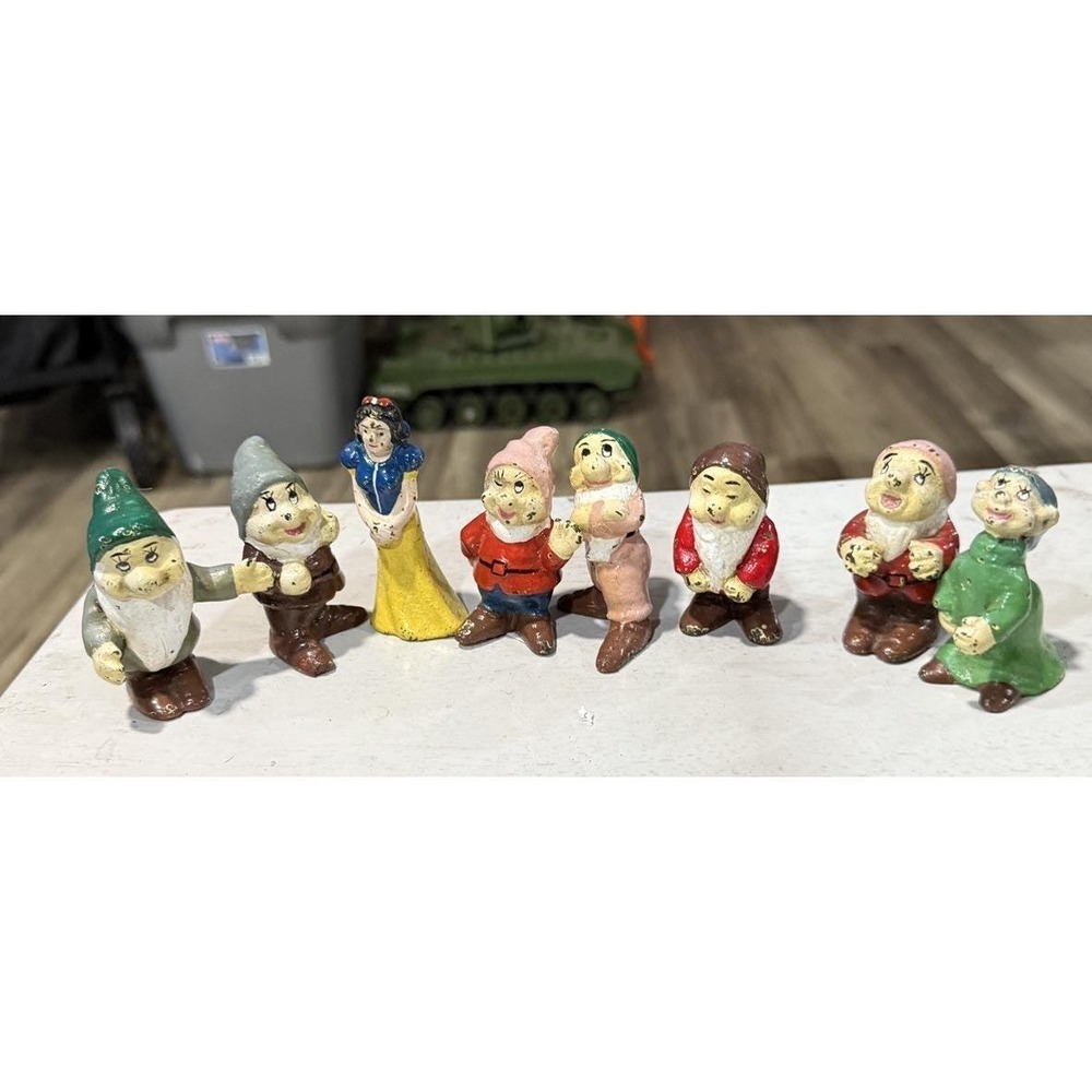 Vintage Cast Iron Disney Snow White & Seven Dwarfs Figurines‎ - Set of 7 (RARE)